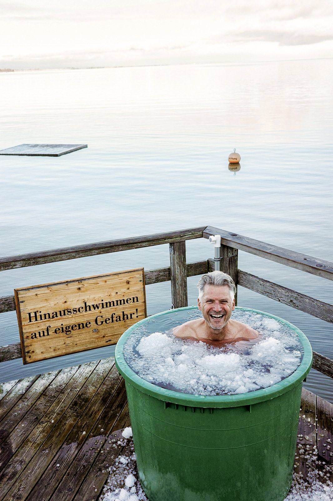 eisbaden hinausschwimmen auf eigene Gefahr